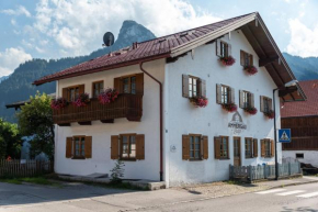 Ammergau Lodge